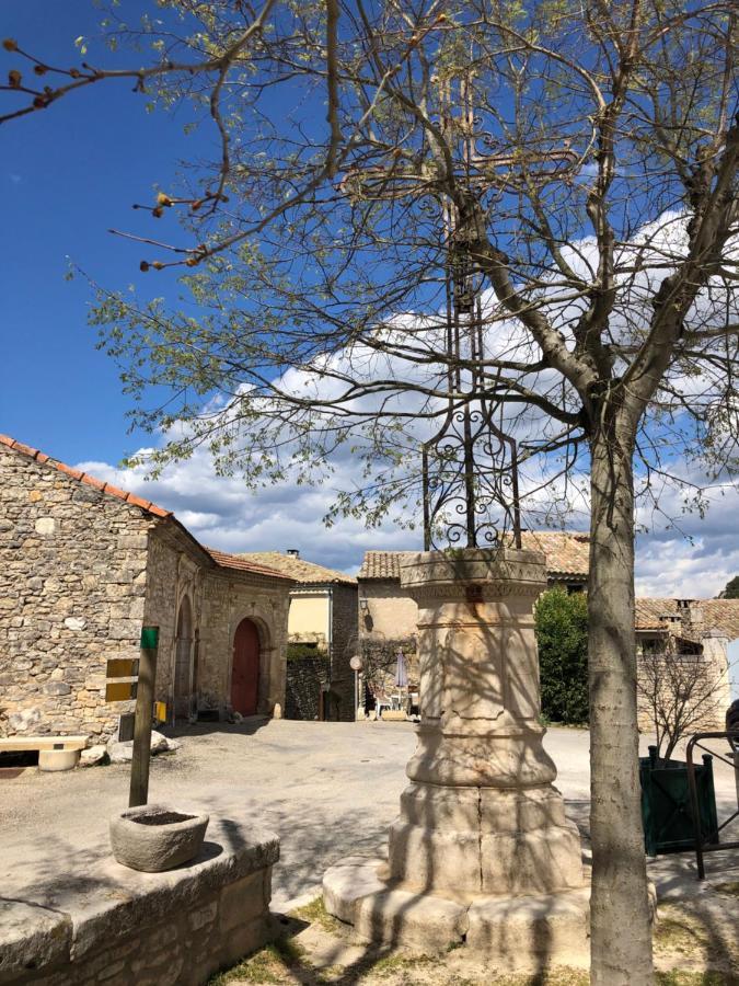 Maison Des Bourgades Saint-Julien-de-Peyrolas Екстер'єр фото