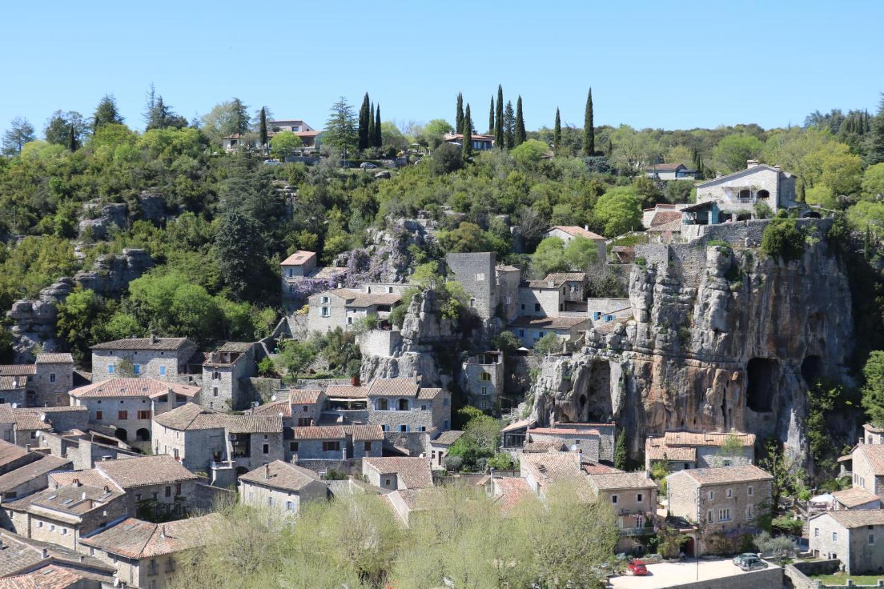 Maison Des Bourgades Saint-Julien-de-Peyrolas Екстер'єр фото